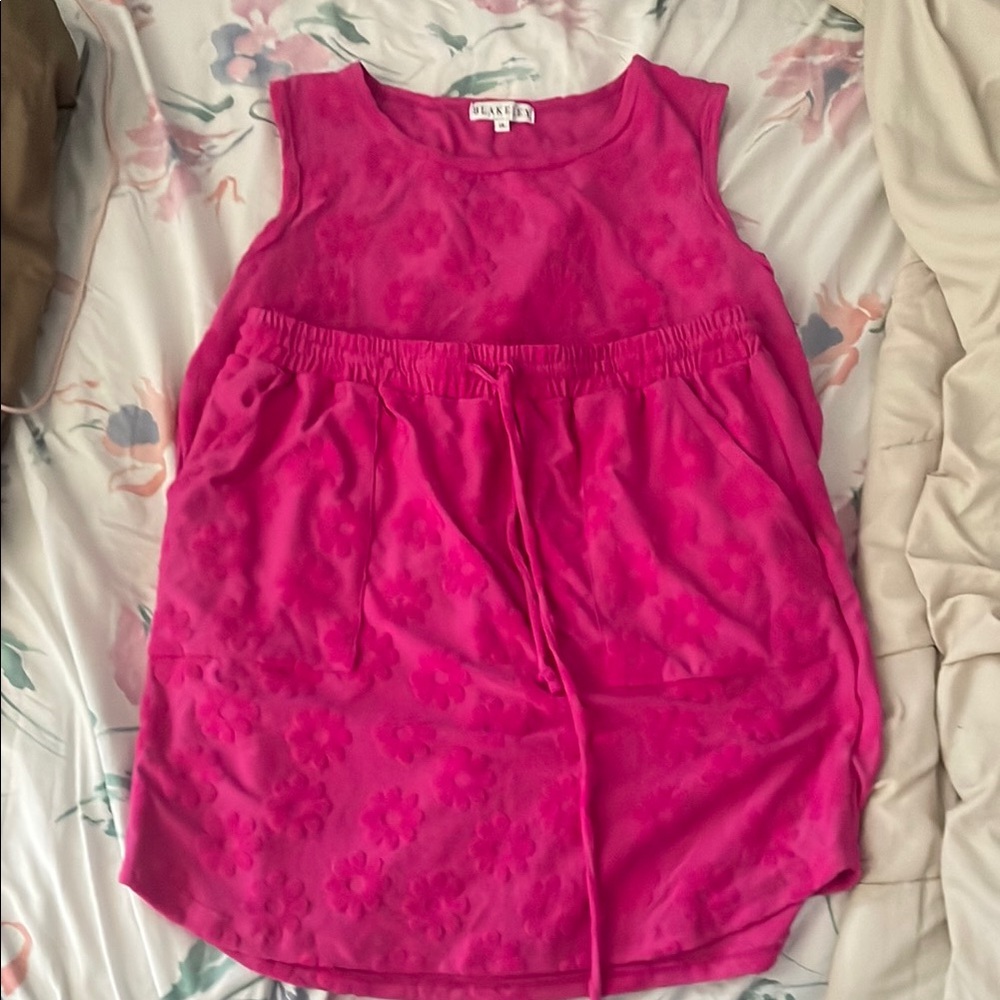 Women's Pink skirt and tank top set